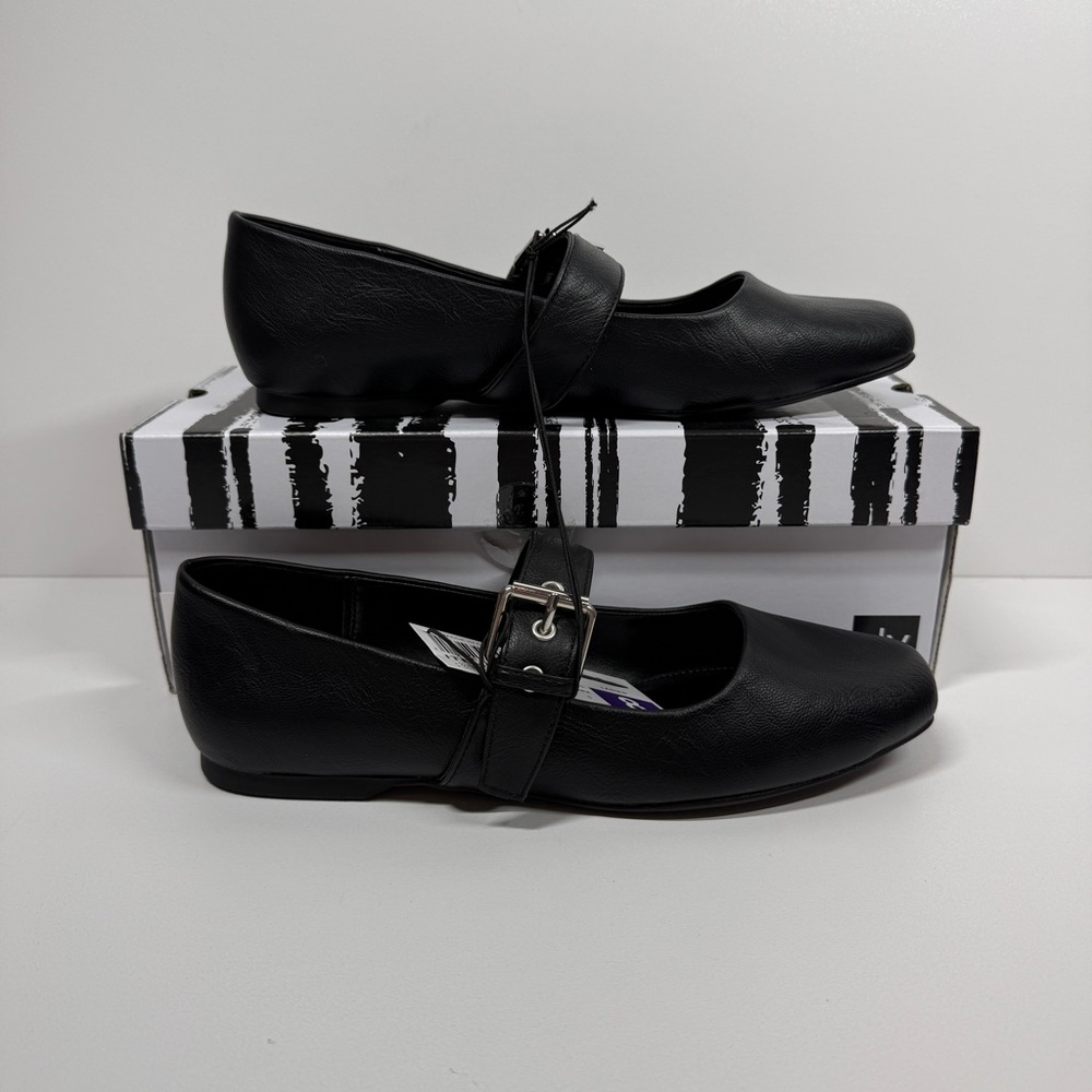 NIB • Dv Dolce Vita Women's Mary Jane Flats Size: 8